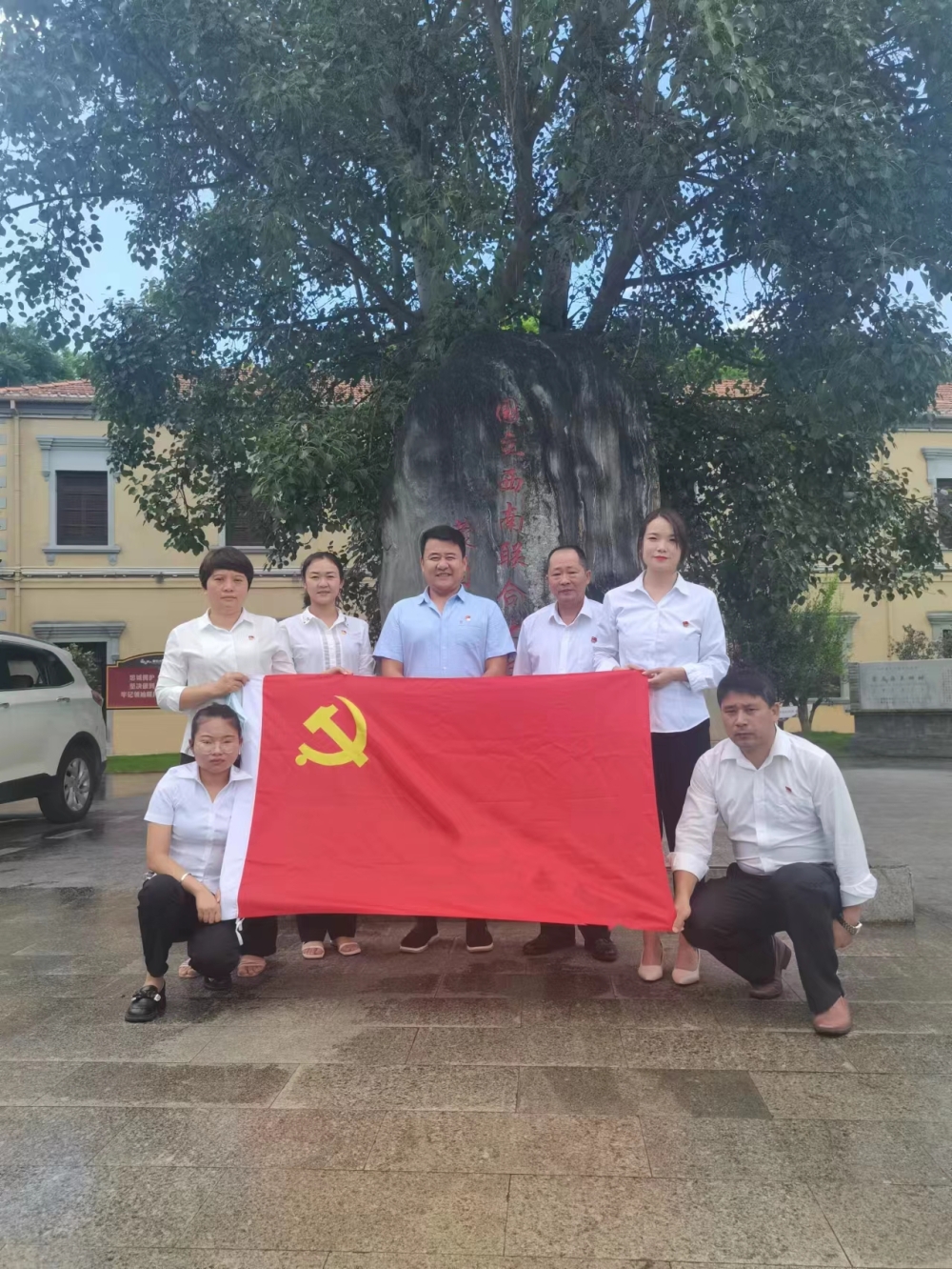 e64e9bb06917c3ab41304573f2326c2